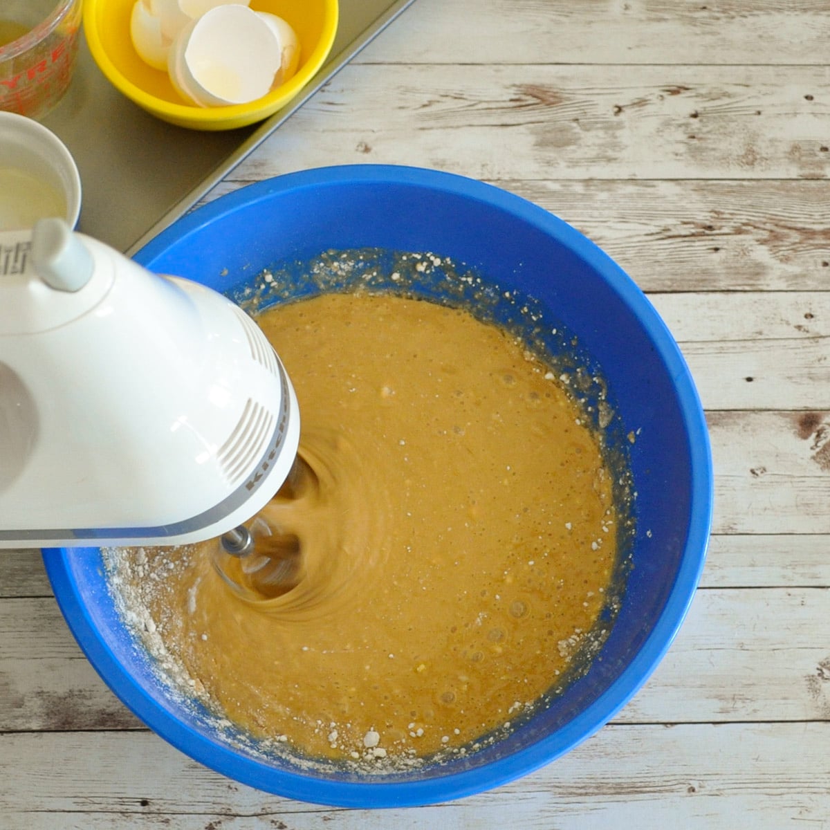 white cake mix batter be blended with coffee instead of water